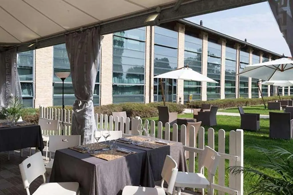 Best Western Hotel Green City Parma 4*,