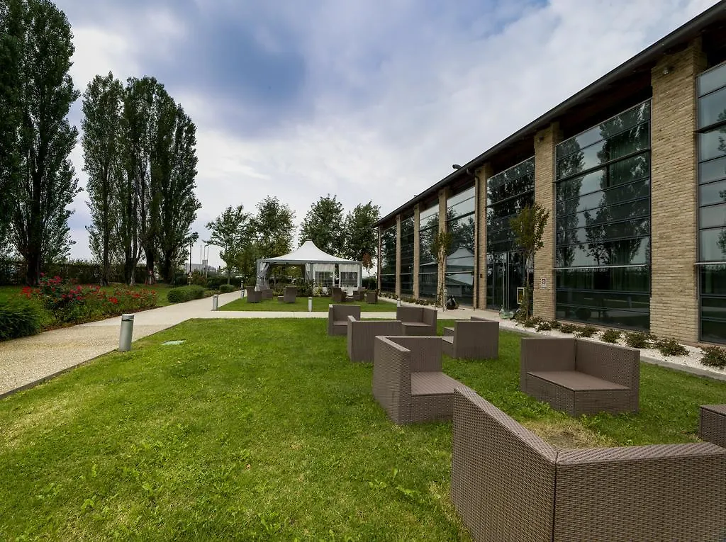 Best Western Hotel Green City Parma 4*,
